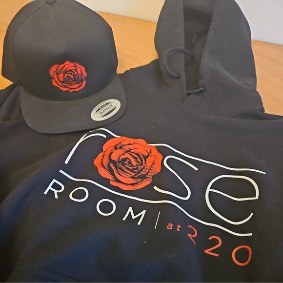 Red Rose hoodie long sleeve unisex  Black Snapback W/ A Red Rose Embroidered med - Picture 1 of 10